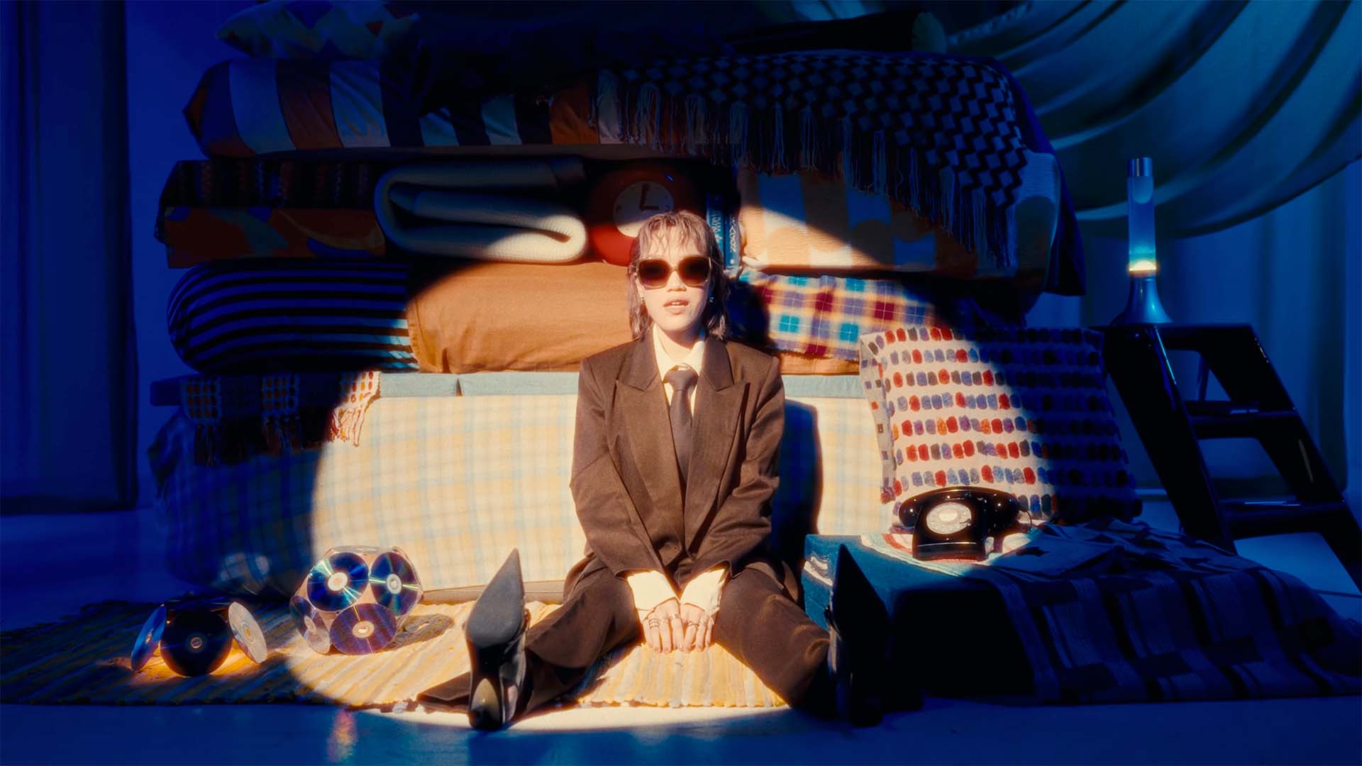 Elisa Chan 陳倚俐 – Eat or Sleep MV